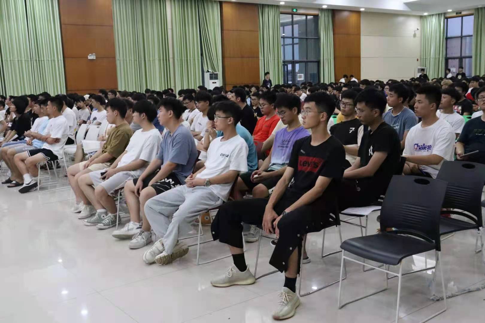 说明: F:\2021年工作汇总\2021开会照片\第一次教职工大会\IMG_8982(20210622-165005).JPG